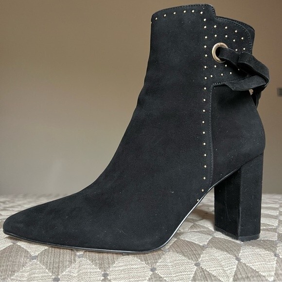 Chelsea & Violet Miley Black Suede Block Heel Ankle Boots w/ Gold Rivets Sz 8.5 - Picture 2 of 14